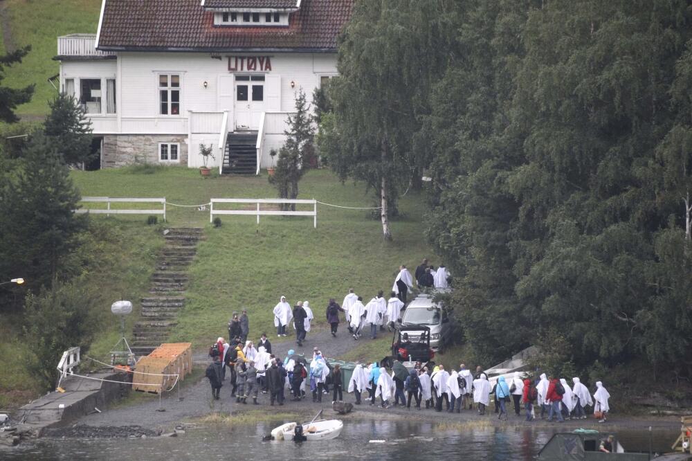 Utoja posjeta porodica i prijatelja, Foto: Rojters
