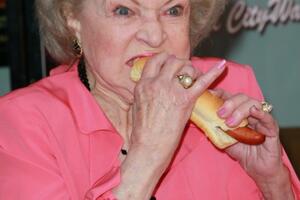 Američka javnost najviše vjeruje komičarki Beti Vajt