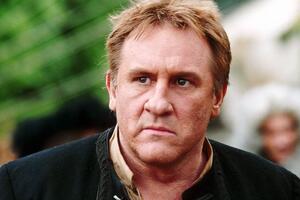 Pijani Žerar Depardije urinirao usred aviona