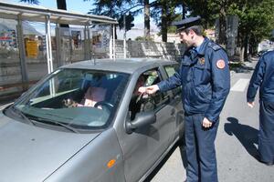 Akcija kotorske policije: Besplatno gorivo savjesnim vozačima