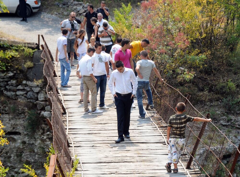 most, cijevna, dinoša, protest