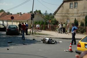 Udes u centru Nikšića: Teško povrijeđen motociklista Nikola...