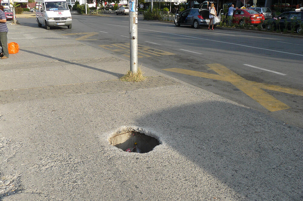 autobuska rupa, Foto: Čitalac reporter