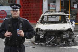 Policija jača od demonstranata: Mirna noć u britanskim gradovima