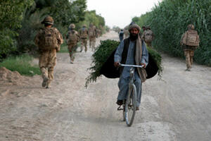 Britanski vojnik optužen da je talibanima rezao prste