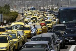 Taksisti i dalje blokiraju puteve po Grčkoj