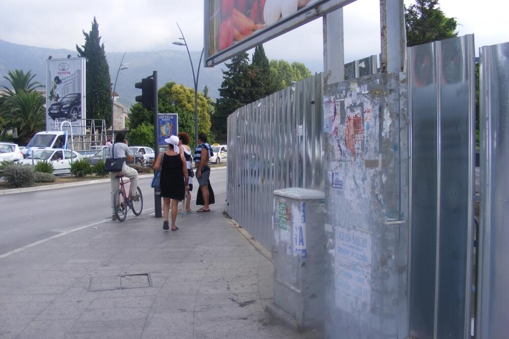 plakati očišćeni budva, Foto: Vuk Lajović