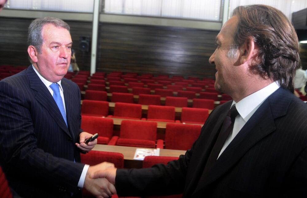 Lokalni parlament, izbor Mugoše