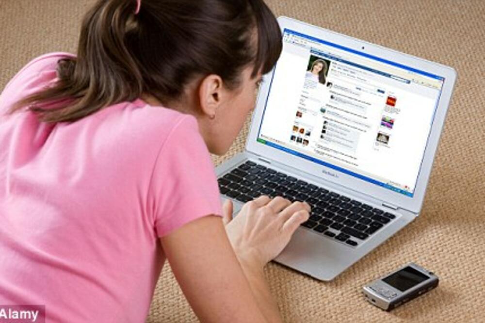 Fejsbuk, Foto: Dailymail.co.uk