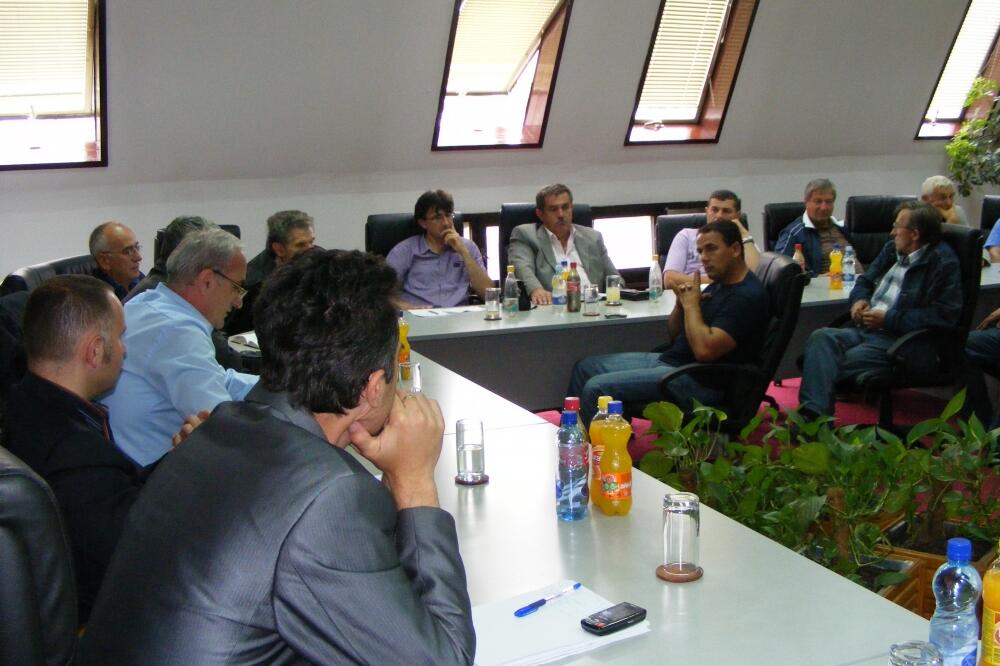 Malinari sastanak, Foto: Beća Čoković