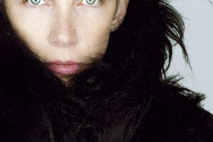 Elizabeta Druga uručila orden Eni Lenoks