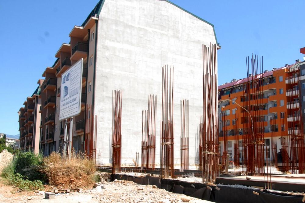 zgrada kod Dječje bolnice, Foto: Boris Pejović