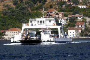 Stiže četvrti trajekt za redovnu liniju Kamenari-Lepetani