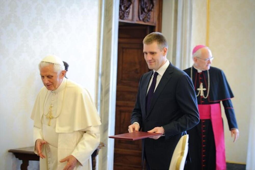 Lukšić, Benedikt XVI, Foto: Gov.me