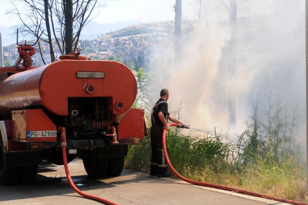 požar, Ljubović, Foto: Savo Prelević