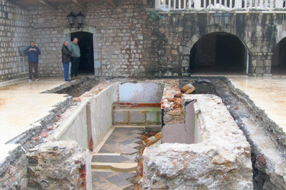 Sveti Stefan, crkva, Foto: Politika.rs