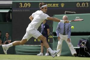 Federer lako do drugog kola, Tipsarević predao