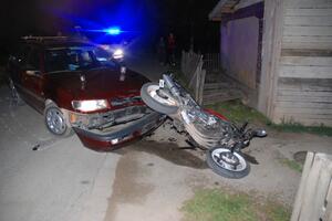 Povrijeđen motorista u udesu u bjelopoljskom naselju Loznice