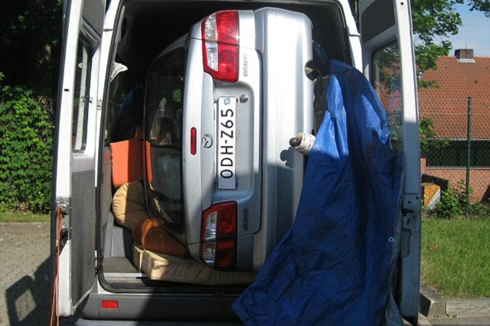 Mazda i kombi, Foto: Daily Mail