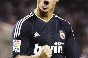 Ronaldo traži od sitija 400.000 funti nedeljno i kapitensku traku