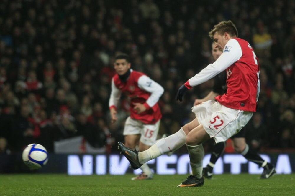 bendtner, Foto: REUTERS