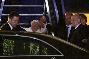 Papa napustio Hrvatsku, uz kritike sekularizma i vanbračnih...