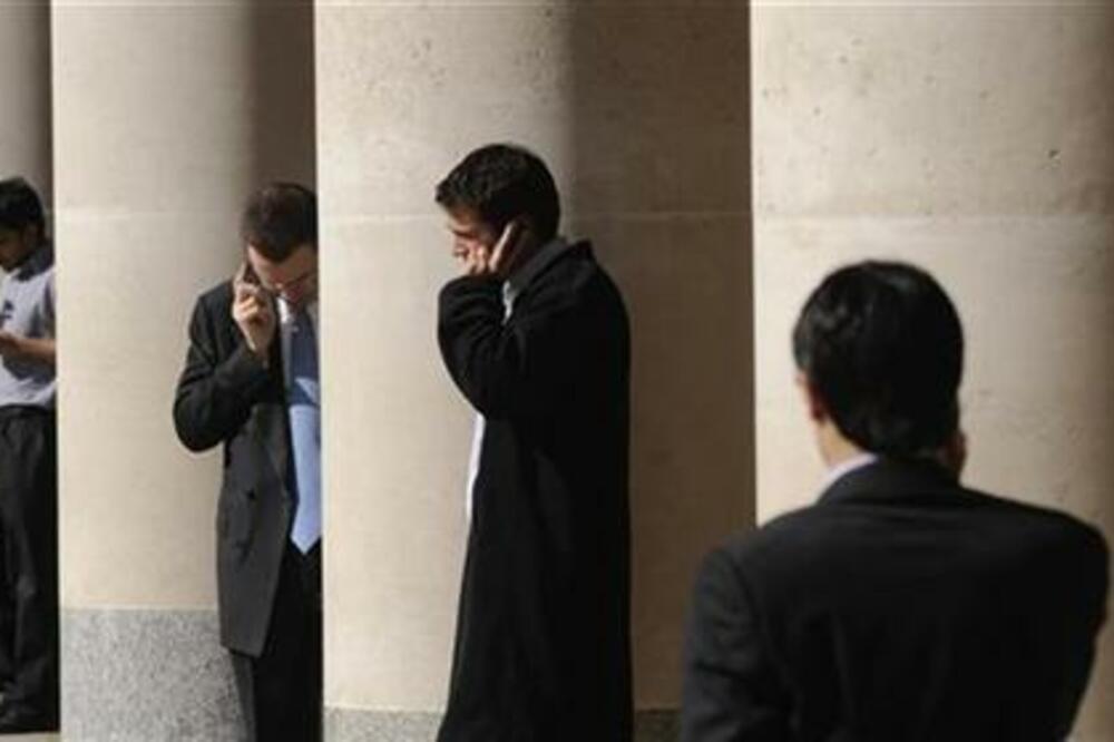 mobilni telefon, Foto: Reuters