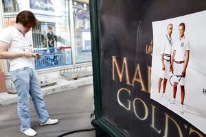 Medvedev i Putin na reklamama za sportsku opremu