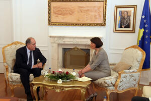 Crna Gora 2012. otvara ambasadu na Kosovu