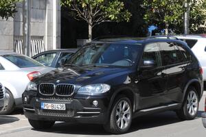Komandant Posebne jedinice vozi ukradeni BMW-X5