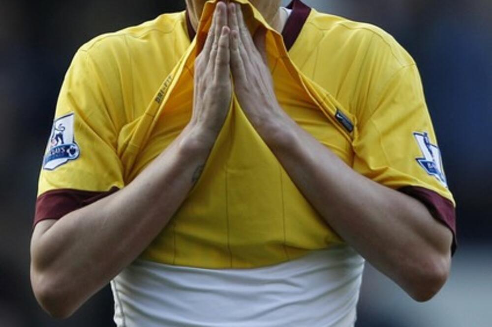 Bendtner, Foto: REUTERS