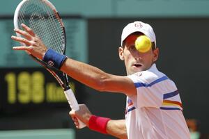 Đoković lako do drugog kola