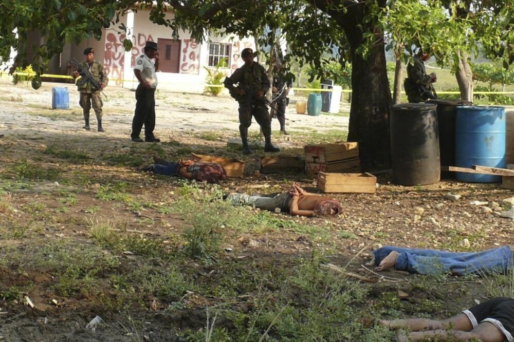 policija, hapšenje, Foto: Rojters