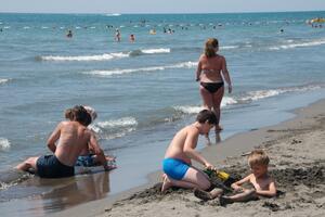 Turisti iz Srbije besplatno će se liječiti u Crnoj Gori