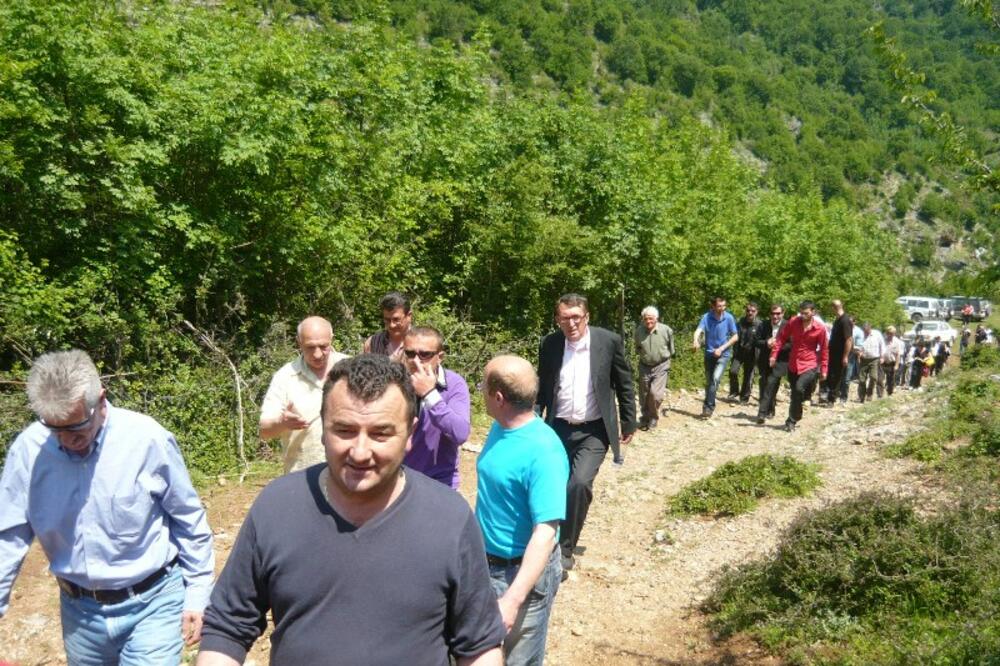 karavan na granici, Foto: Amil Ibrahimagić