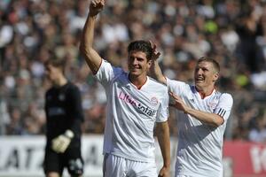 Bajern pregazio St. Pauli, važan trijumf Kelna, kiks Volfsburga