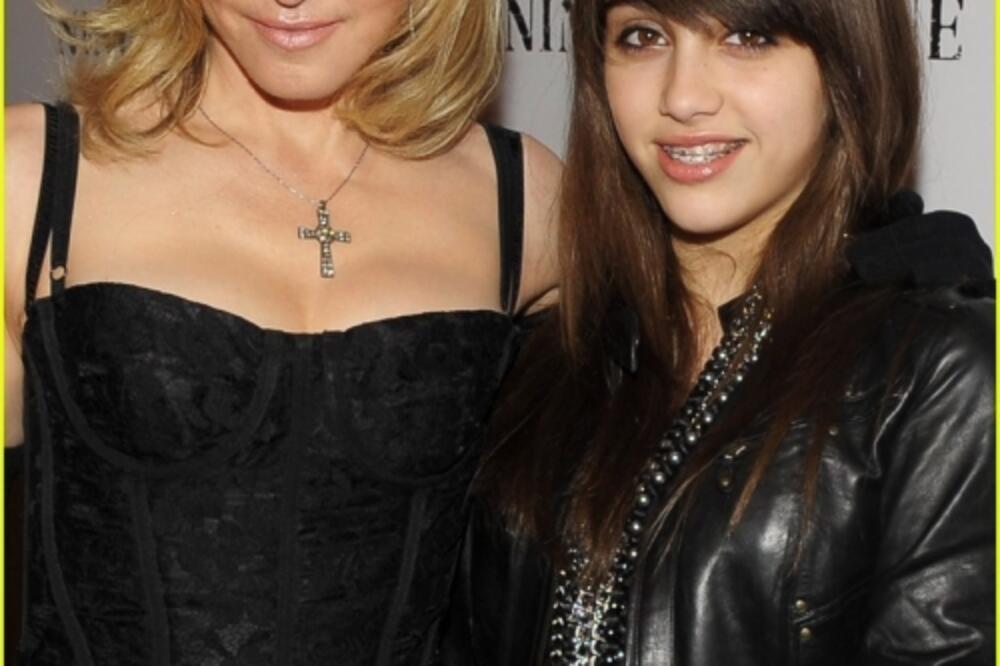 Madona i Lurdes, Foto: Magazine.eltriangular.info