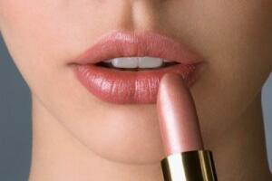 Kupujte pudere i ruževe koji štite od UV zračenja