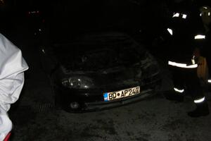 U naselju Potkošljun u Budvi izgorio automobil
