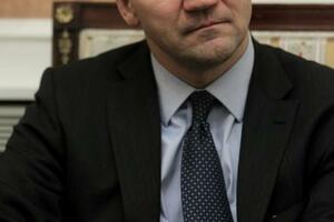 Šikorski objavio rat antisemitizmu i rasizmu na internetu