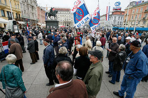Nekoliko stotina učesnika na protestu u Zagrebu
