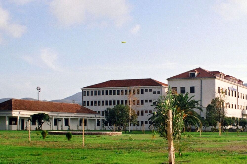 Upravna zgrada Luke Bar, Foto: Anto Baković