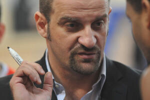 Mitrović pozvao 22 igrača