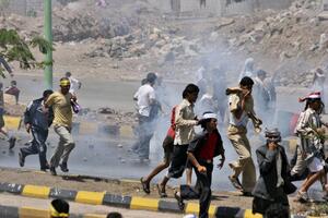 U protestima u Jemenu poginulo 12 osoba