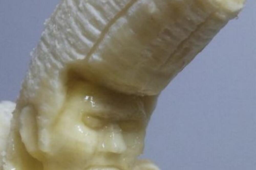 Elvis Prili na banani, Foto: Metro