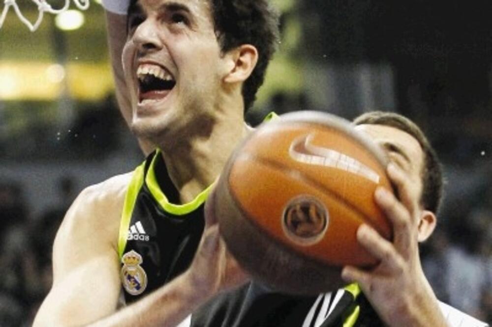 Mirotic1111_1, Foto: REUTERS