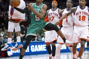 Boston korak od druge runde, Lejkersi i Atlanta poveli