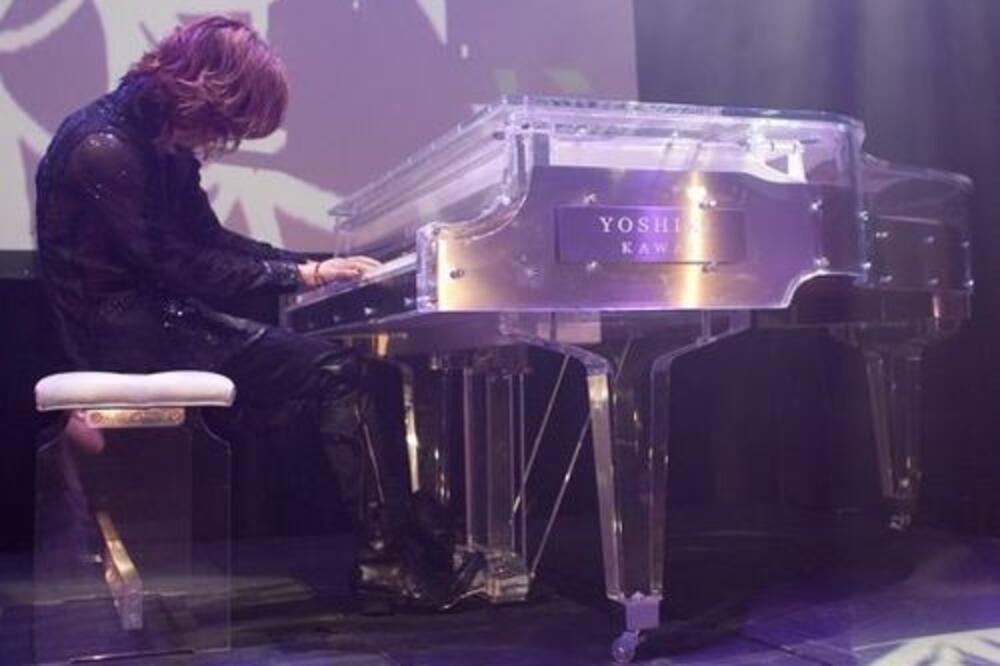 kristalni klavir, Foto: Blogs.laweekly.com