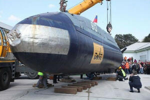 "Pješke" preko Italije džepna podmornica stigla u Sloveniju