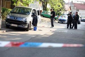 Pucao supruzi u glavu, pa u sebe